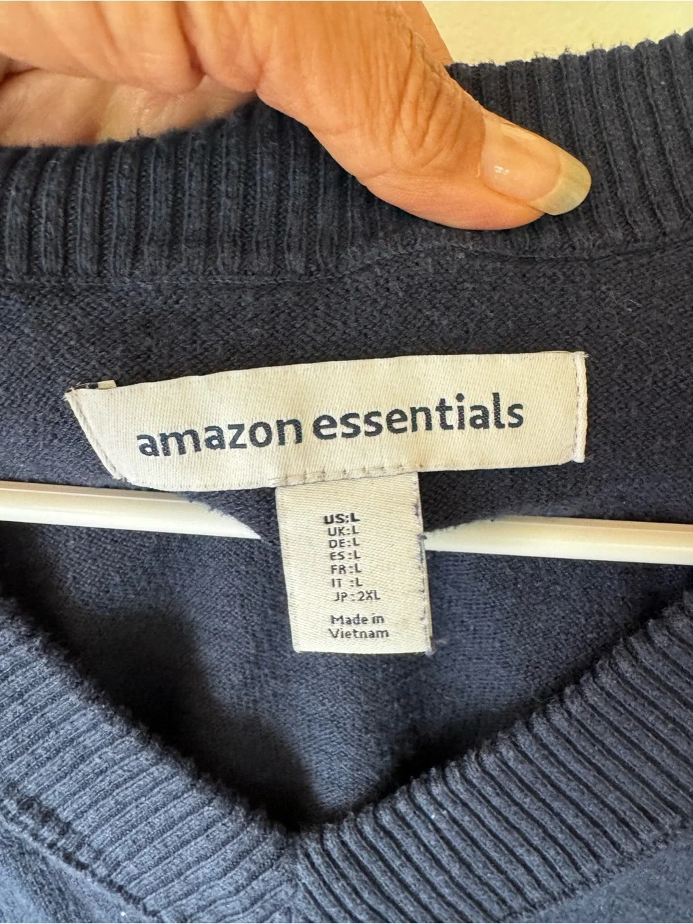 Amazon Essentials V-Neck crop Sweater in camel tan and Navy size large